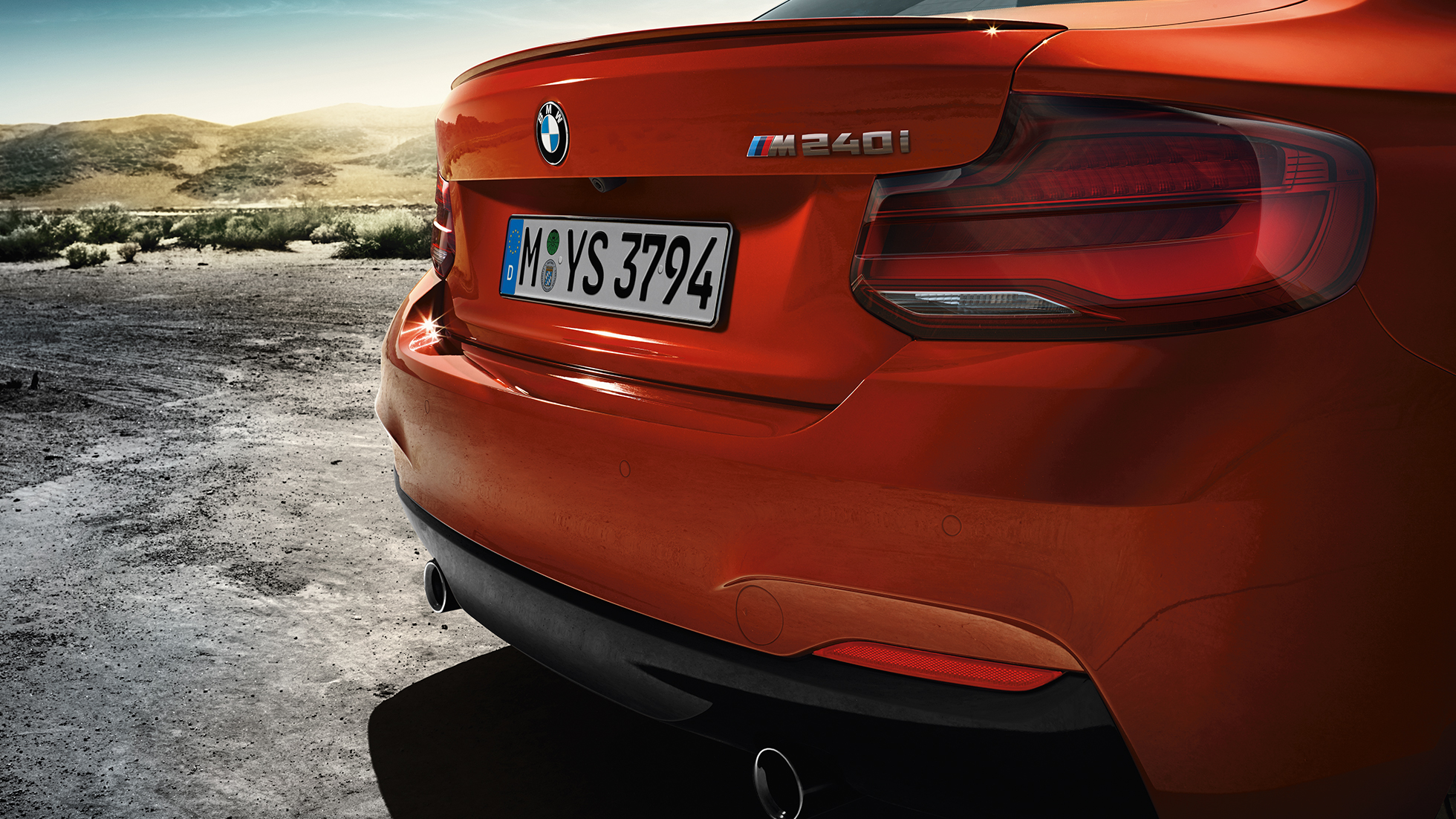 Arka tasarım BMW M240i Coupé Arka tasarım BMW M240i Coupé F22 Metalik Turuncu/Sunset, arkadan görünüm
