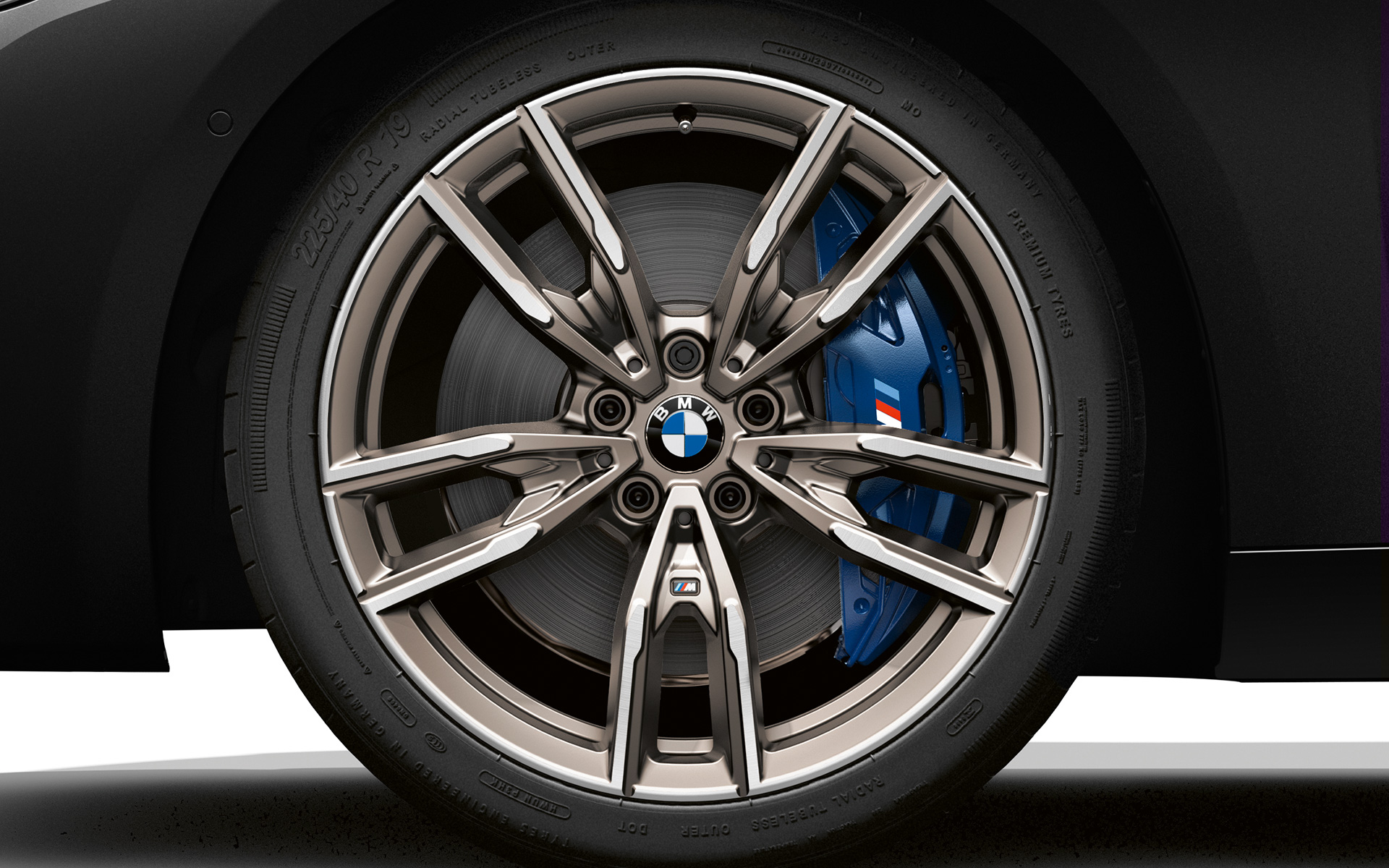 Yeni BMW M240i G42, M Sport fren sistemi, metalik koyu mavi M Sport fren sistemi, metalik koyu mavi Yeni BMW M240i G42