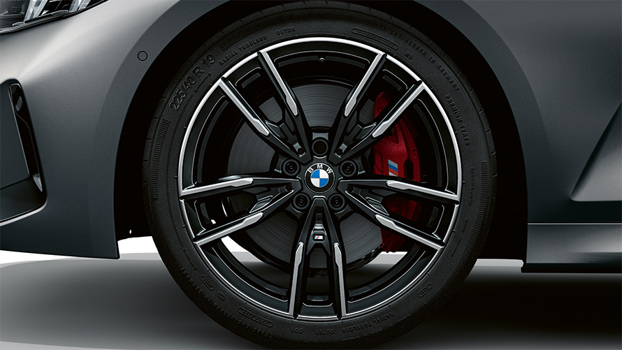 BMW M340i xDrive Sedan G20, BMW Individual Metalik Mat Gri/Pure Grey, 19 inç, Çift kollu, stil 792 M, Bicolor, Siyah, M hafif alaşım jantlar, yakın plan çekim