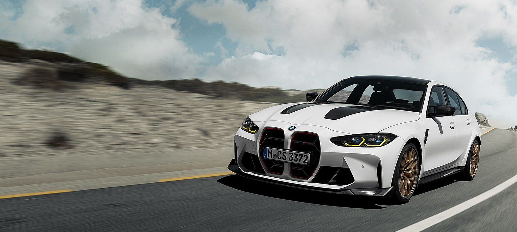 BMW M3 CS G80, pistte sürüş sırasında ön çaprazdan görünüm