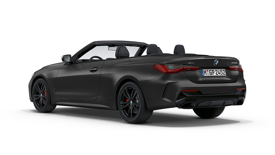 BMW M440i xDrive Cabrio G23, BMW Individual Metalik Mat Mavi/Portimao arka çaprazdan görünüm