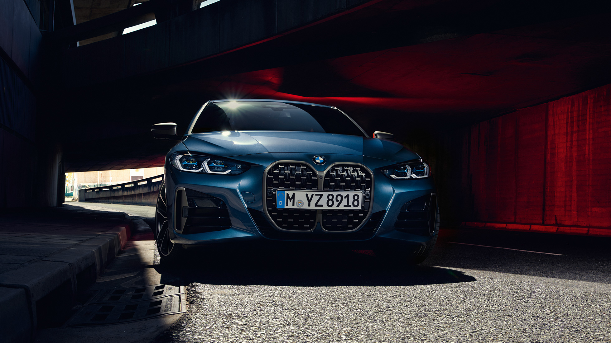 BMW çift Böbrek Izgaraları, LED ön farlar BMW M440i xDrive Coupé G22 BMW M440i xDrive Coupé Metalik Mavi/Arctic Blue G22 önden görünüm, BMW çift Böbrek Izgaraları, LED ön farlar