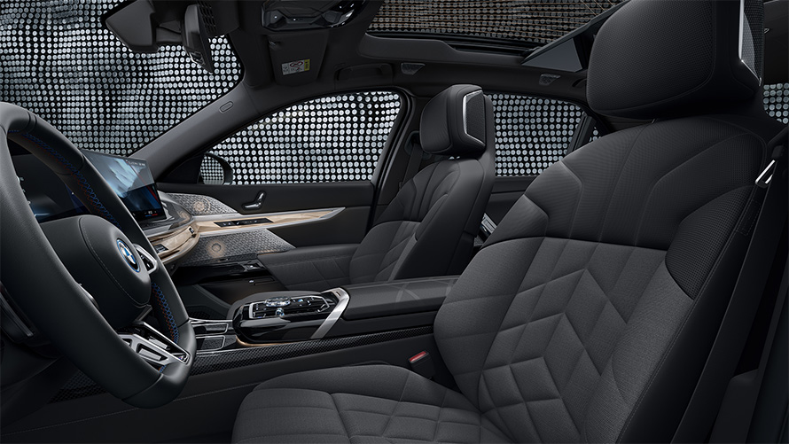 BMW i7 M70 xDrive Sedan G70, Çok işlevli ön koltuklar