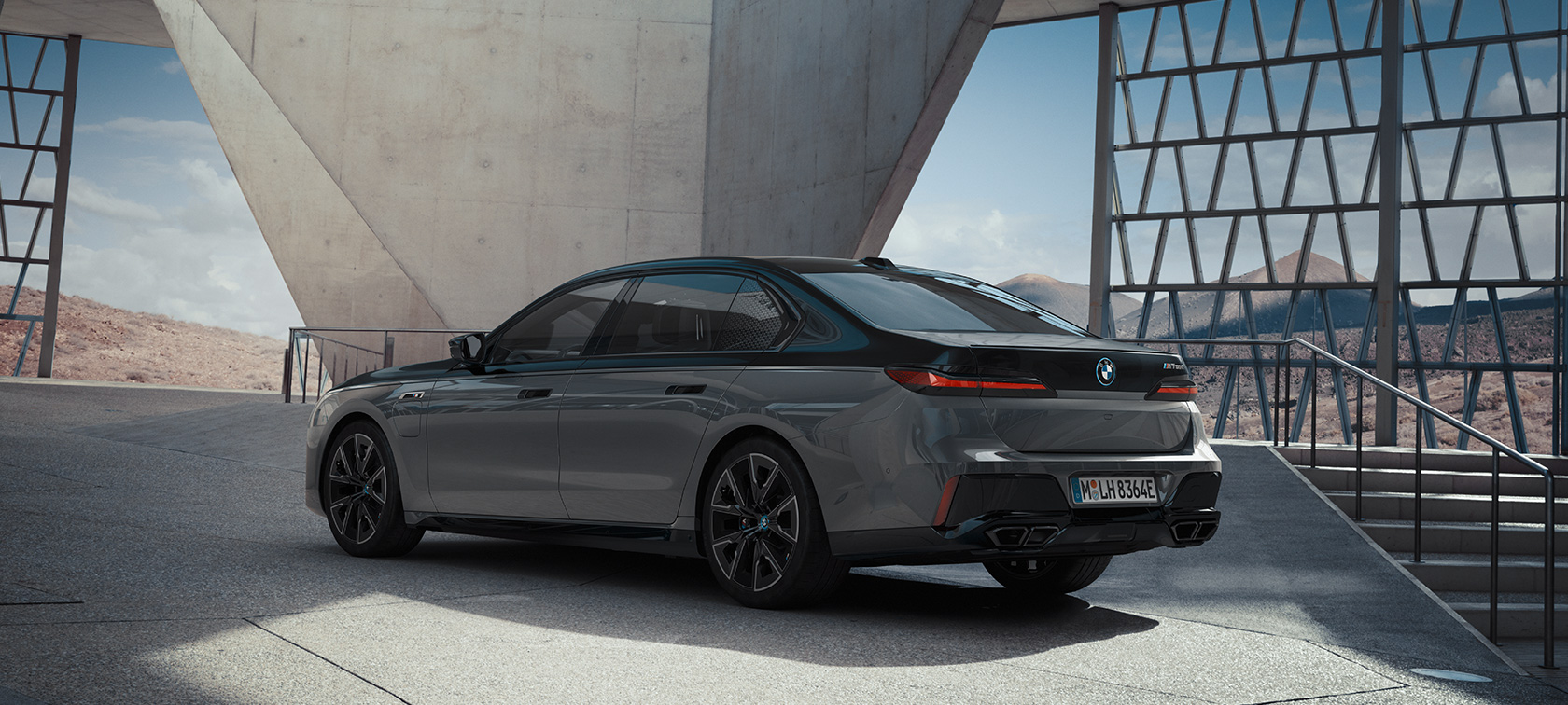 Öne Çıkan Ürün Özellikleri BMW M760e xDrive Sedan G70 BMW M760e xDrive Sedan G70 Öne Çıkan Ürün Özellikleri