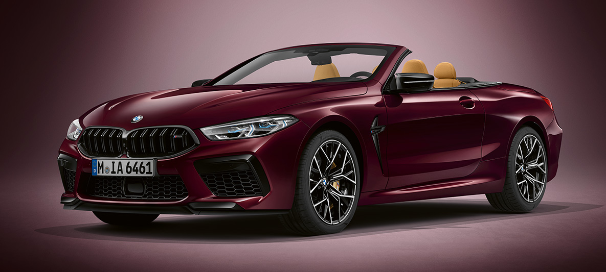BMW Individual metalik Ametrine renginde Yeni BMW Individual M8 Cabrio. BMW Individual metalik Ametrine renginde Yeni BMW Individual M8 Cabrio, önden görünüm.