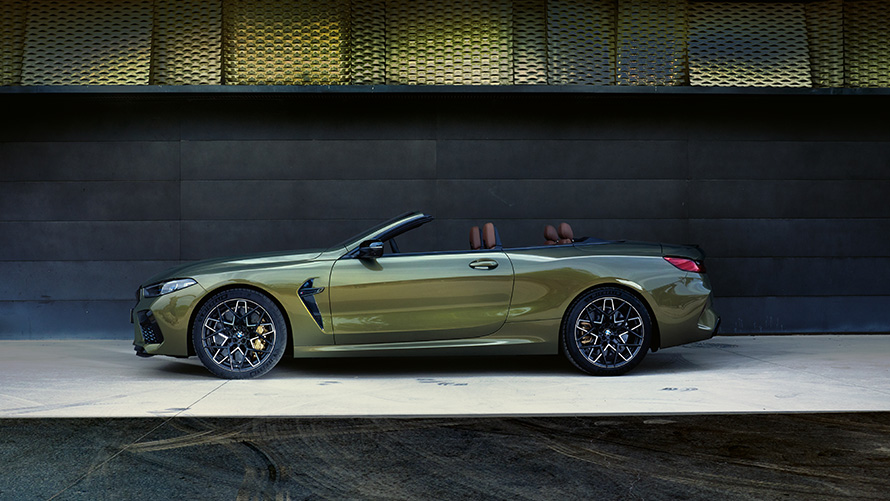 BMW M8 Competition Cabrio F91 LCI teknik bilgiler BMW M8 Competition Cabrio F91 LCI BMW Individual Metalik Pirinç/Brass yandan görünüm teknik bilgiler
