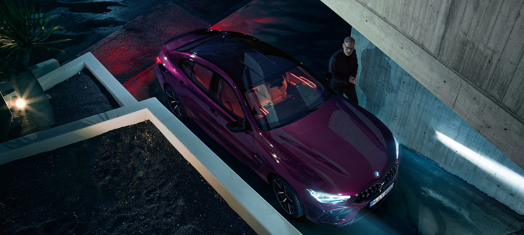 BMW M8 Competition Gran Coupé kuş bakışı görünüm BMW M8 Competition Gran Coupé F93 BMW Individual Metalik Ametrine