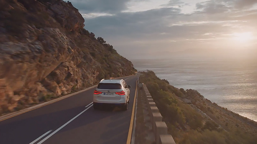 BMW iX3 G08 Sürüş asistan sistemleri video BMW iX3 G08 Sürüş asistan sistemleri video