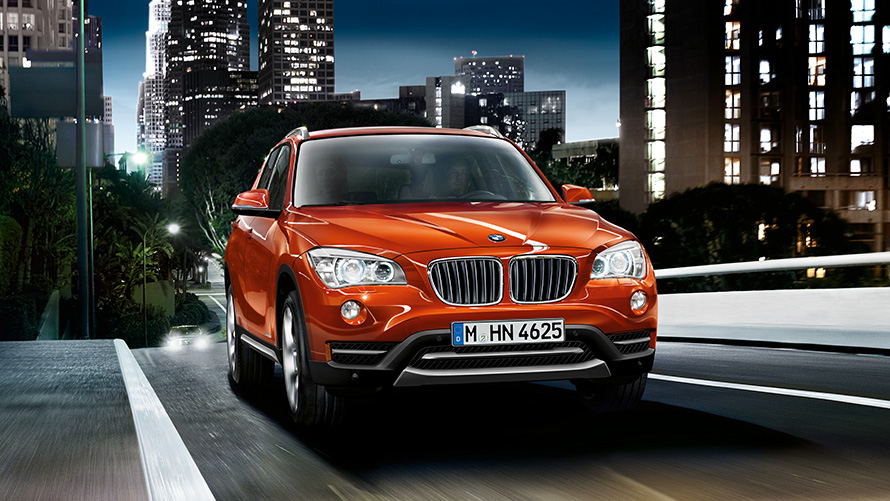 BMW X1 E84, birinci neslin yol üzerinde ön çaprazdan görünümü BMW X Serisi, BMW X1 E84, birinci neslin yol üzerinde ön çaprazdan görünümü
