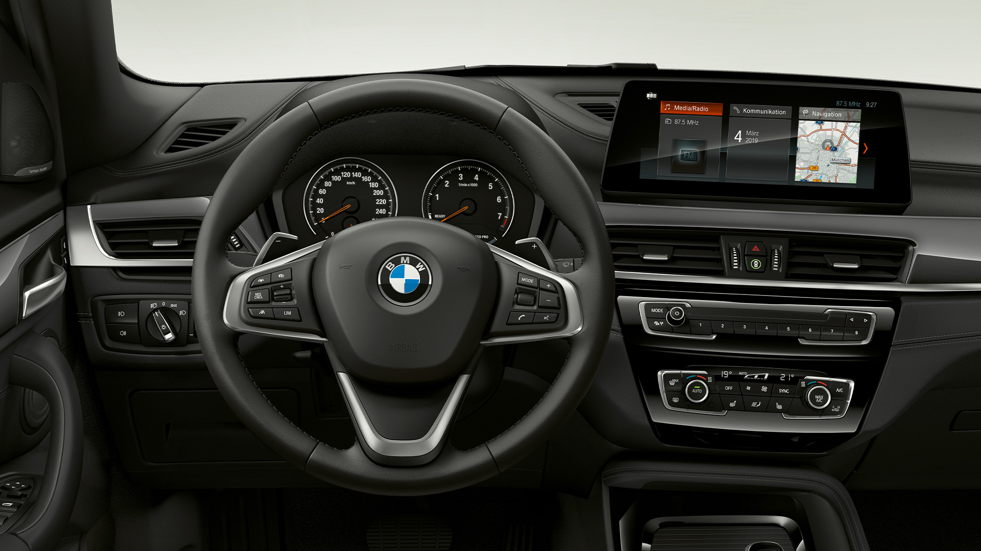 Yeni BMW X1, xLine Modeli, iç tasarım Yeni BMW X1, xLine Modeli, kokpit odaklı iç tasarım görünümü