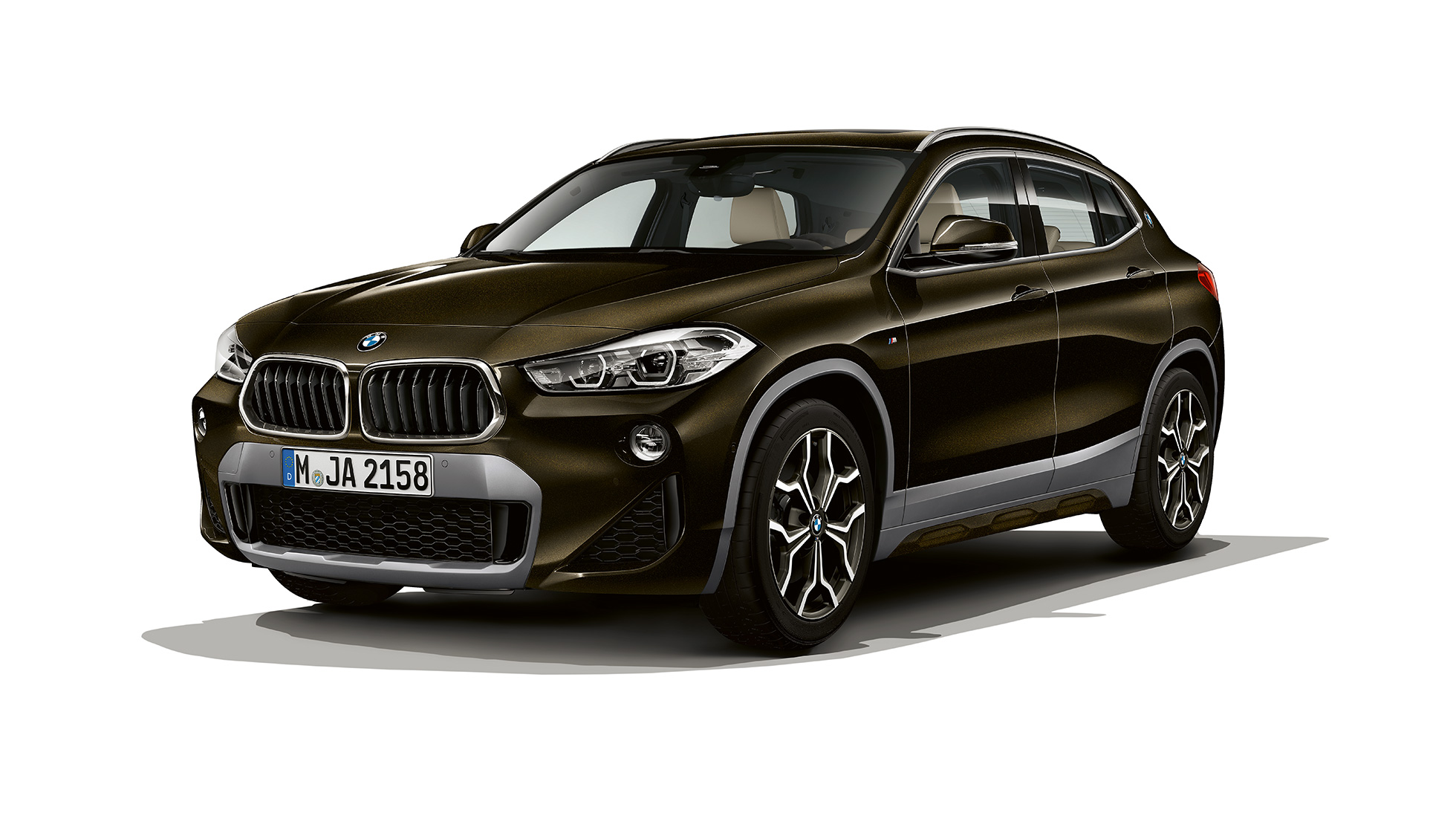 Önden görünüm BMW X2 sDrive20i M Sport X modeli BMW X2 sDrive20i M Sport X modeli F39 Metalik Kahverengi/Sparkling önden görünüm