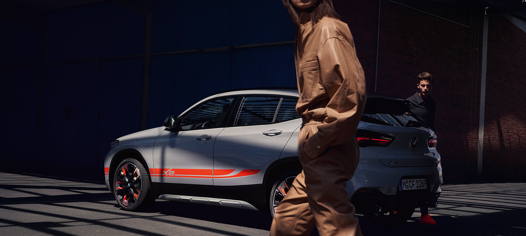 Arkadan görünüm BMW X2 F39 BMW X2 F39 Metalik Gri/Brooklyn arkadan görünüm