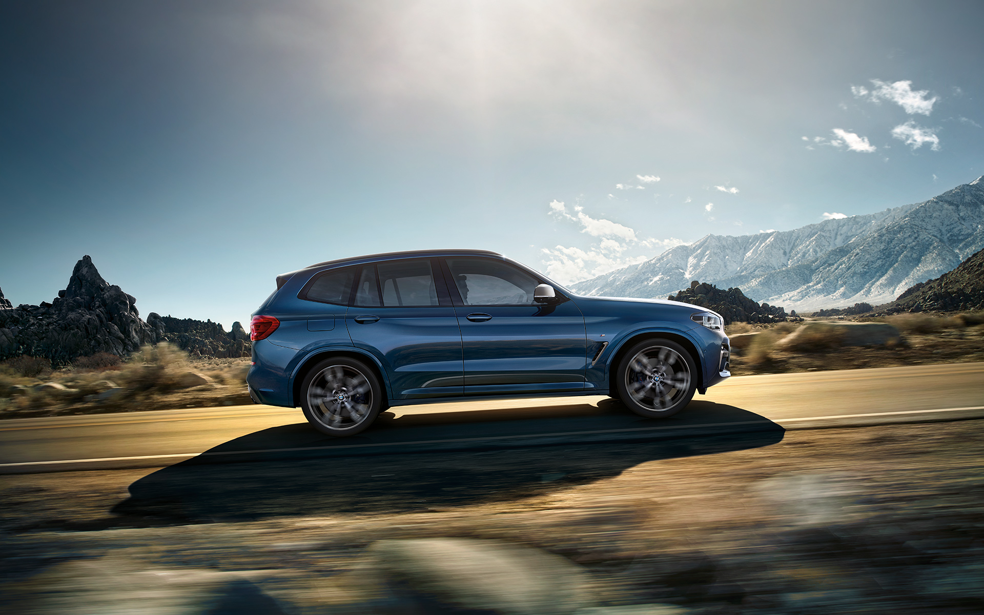 Phytonic Blue renginde BMW X3, dağ yolunda yukarı çıkış | BMW Türkiye Phytonic Blue renginde BMW X3, dağ yolunda yukarı çıkış | BMW Türkiye