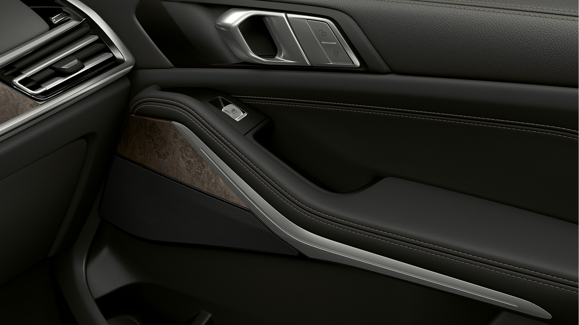 Yeni BMW X7, Standart donanım kapı içi Standart donanım özelliklerine sahip Yeni BMW X7’nin kapı içi yakın çekimi