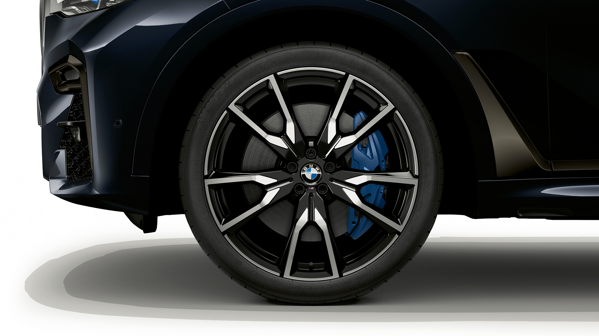 Yeni BMW X7, BMW Individual X7 xDrive40i hafif alaşım jantlar Yeni BMW Individual X7 xDrive40i özellikleriyle Yeni BMW X7’nin hafif alaşım jantlarının yakın çekimi