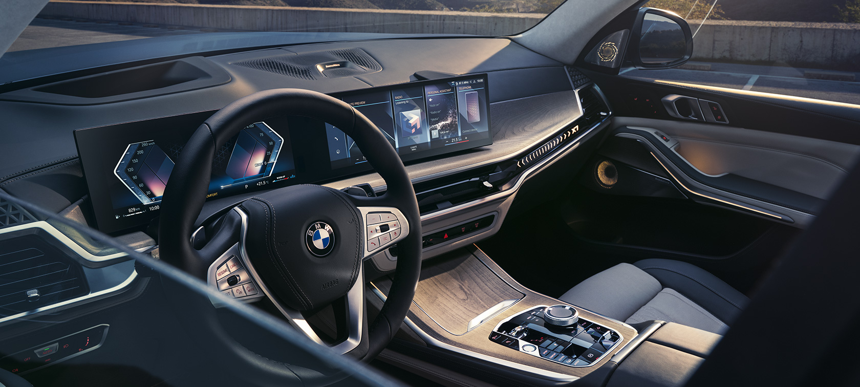 Kokpitin sürücü tarafından dışarıdan görünümü, BMW X7 G07 LCI Kokpitin sürücü tarafından dışarıdan görünümü, BMW X7 G07 LCI