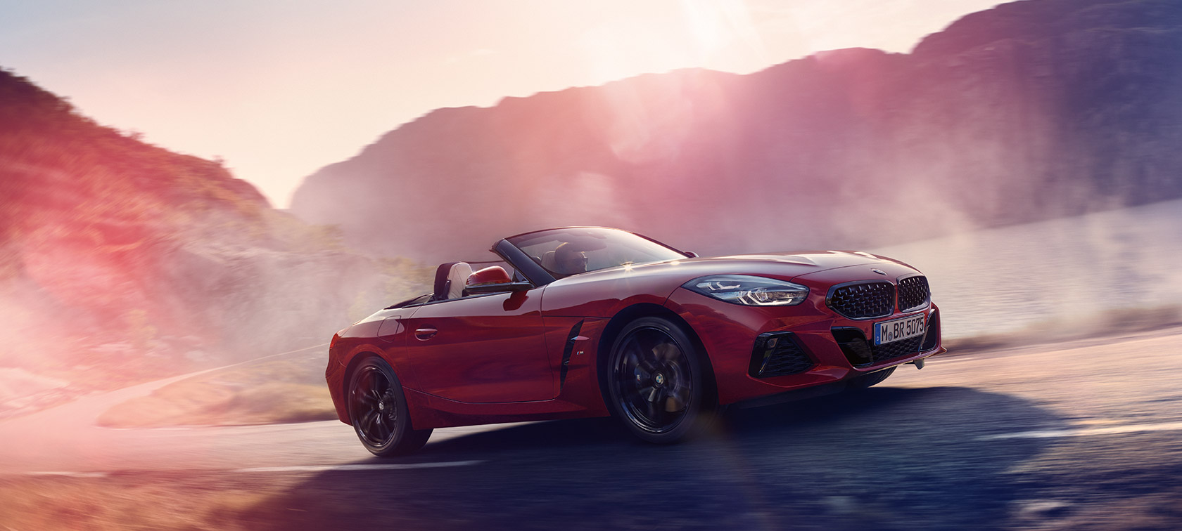 Yeni BMW Z4 Roadster hareket halinde Yeni BMW Z4 Roadster tırmanış sırasında