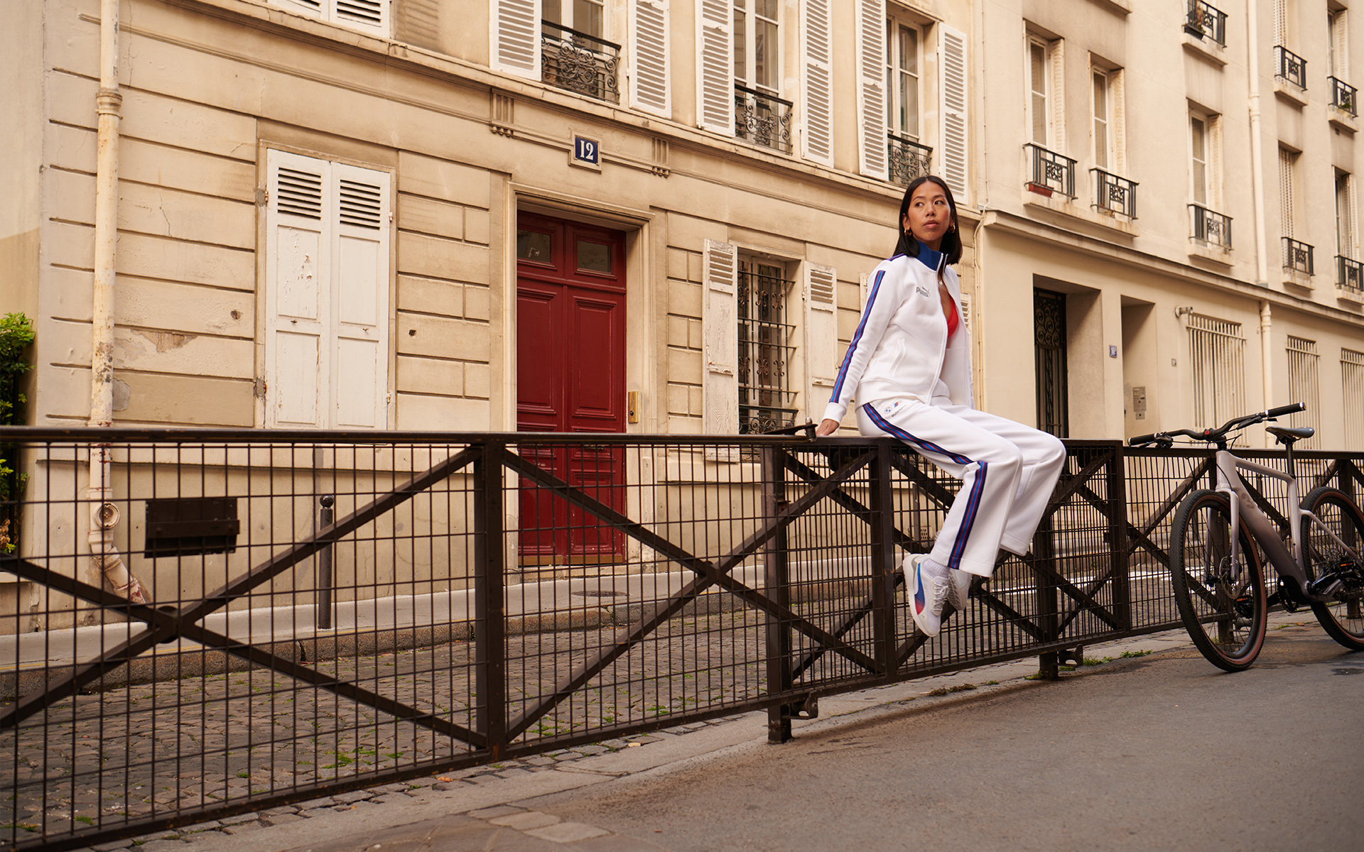BMW Lifestyle Katalog BMW E-bike ve BMW M Motorsport kıyafet