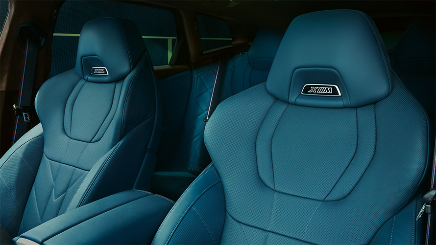 Özel içeriğiyle BMW XM BMW Individual 'Merino' deri | Deep Lagoon