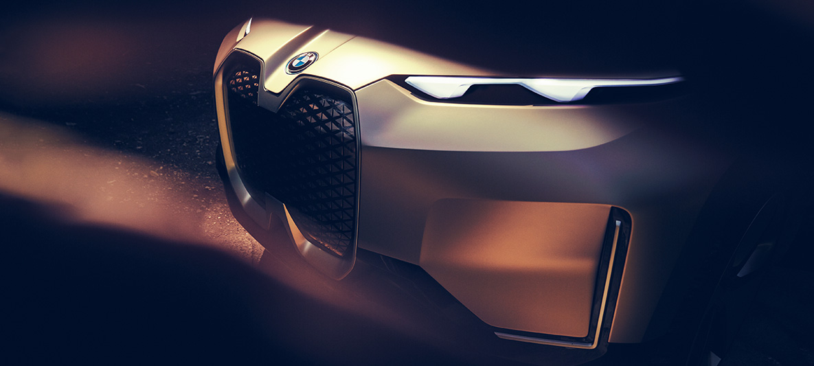 BMW Vision iNEXT’in ön tasarımı BMW Vision iNEXT’in Böbrek Izgaralarla ön tasarımı