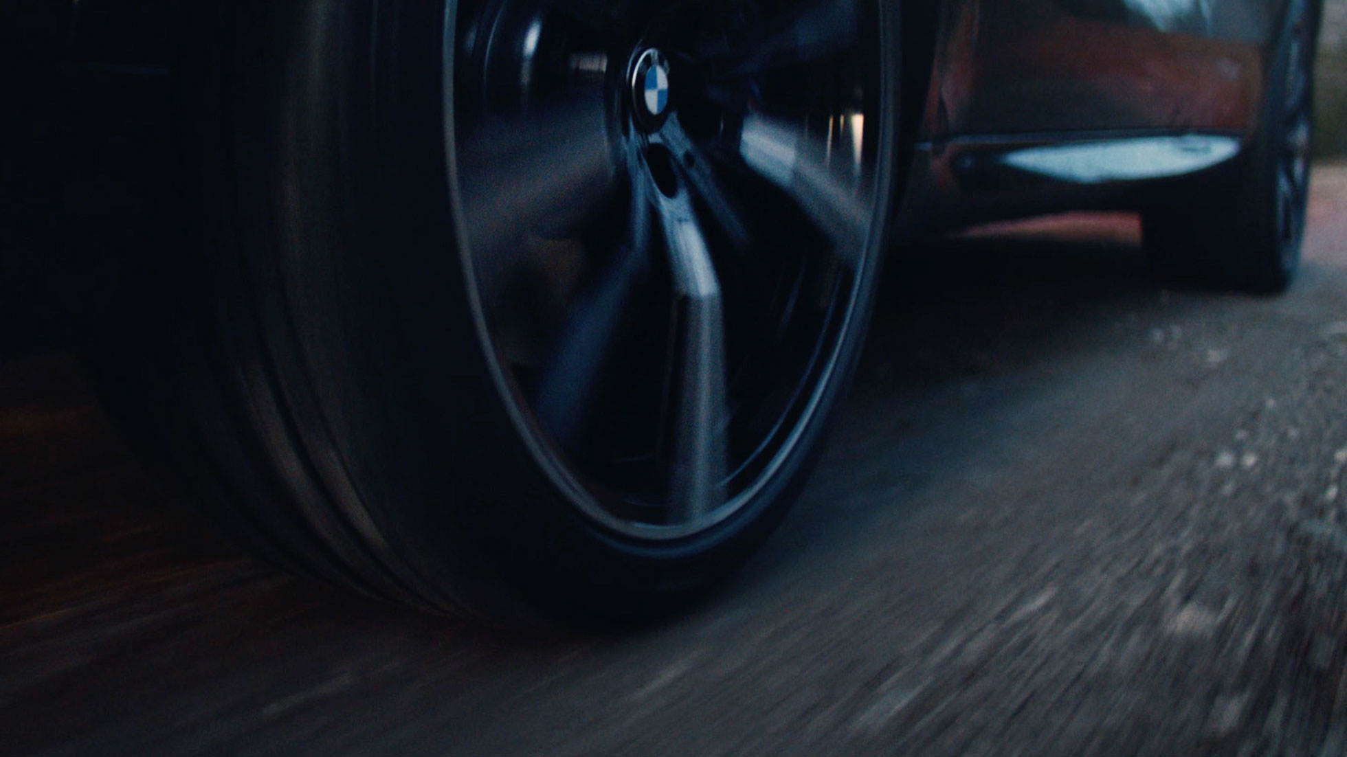 BMW logolu dönen BMW jant BMW logolu dönen BMW jant