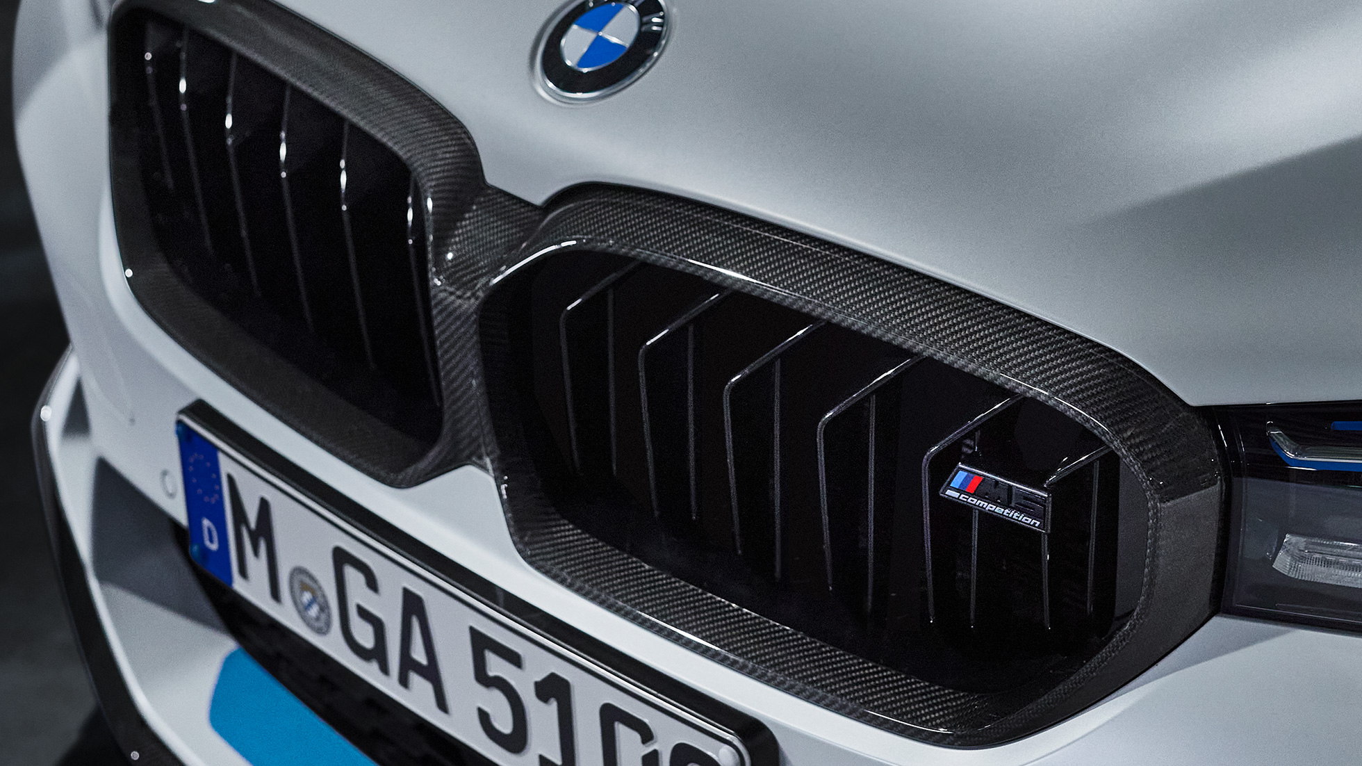 M Performance karbon fiber Böbrek Izgaraları yakından görünüm BMW M Performance Parçaları M Performance karbon fiber Böbrek Izgaraları yakından görünüm