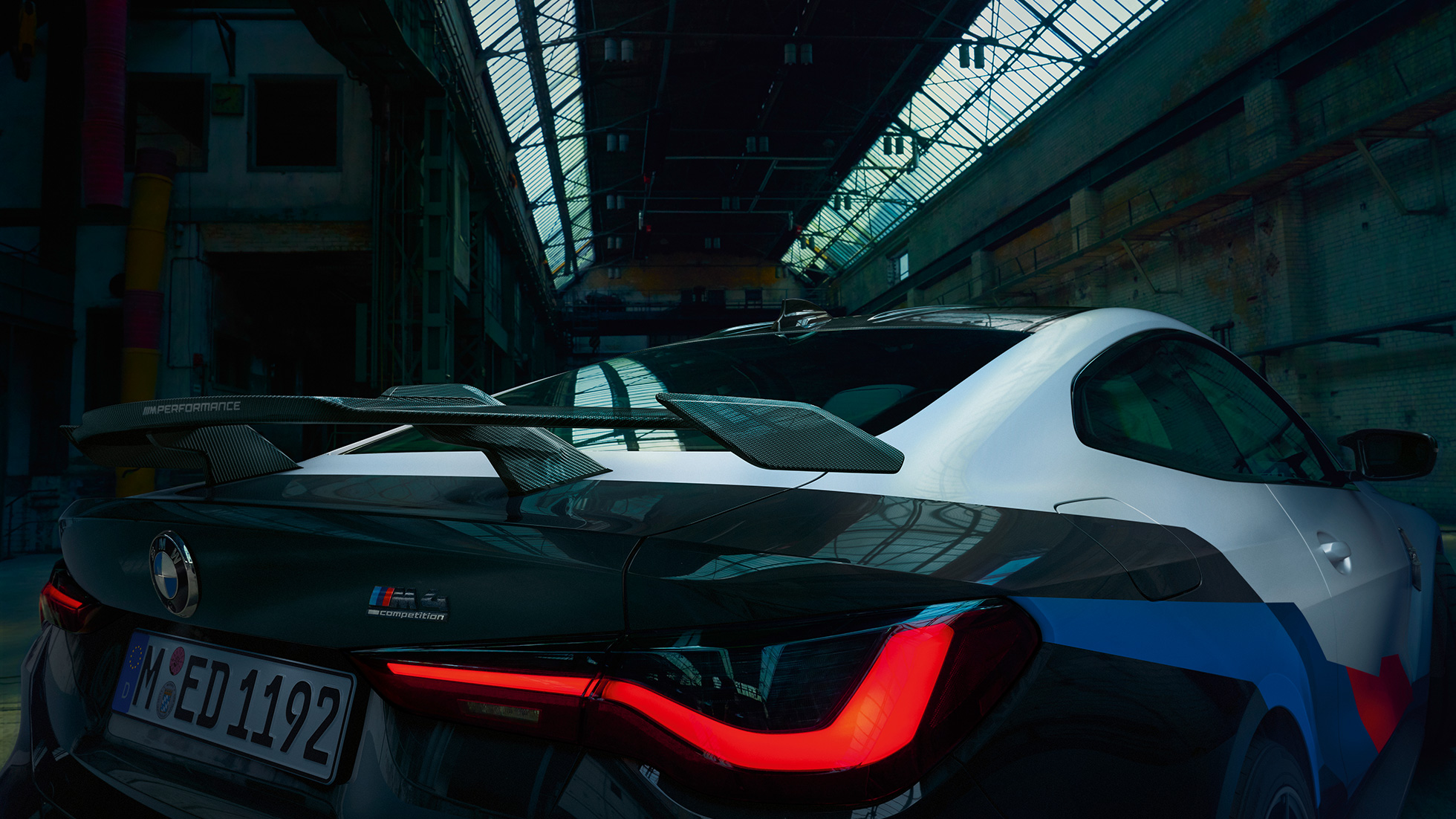 M4 G82 arkadan yakın plan görünüm BMW M Performance Parçaları BMW M4 G82 arkadan yakın plan görünüm