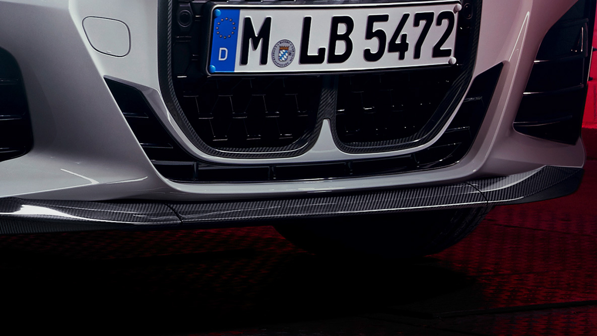 BMW M Performance karbon fiber ön tampon BMW 4 Serisi Coupé G22 BMW M Performance karbon fiber ön tampon altı rüzgarlık BMW 4 Serisi Coupé G22 detaylı görünüm