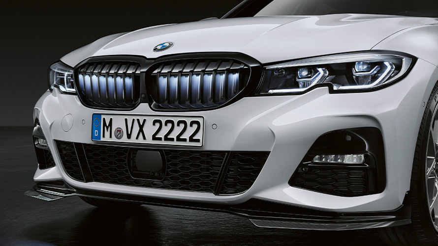 BMW M Performance Iconic Glow Böbrek Izgaraları BMW M Performance Iconic Glow Böbrek Izgaraları, BMW yaz aksesuarları