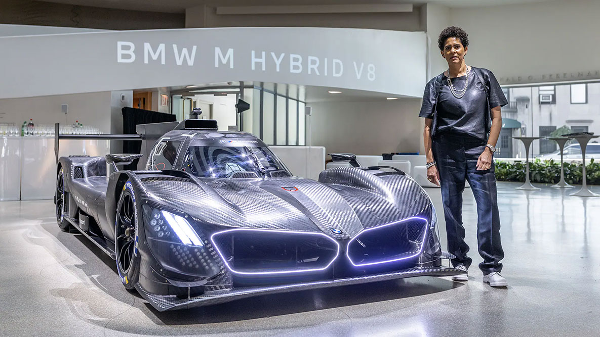 JULIE MEHRETU / BMW M HYBRID V8 / 2024 | BMW Joy Blog JULIE MEHRETU / BMW M HYBRID V8 / 2024 | BMW Joy Blog