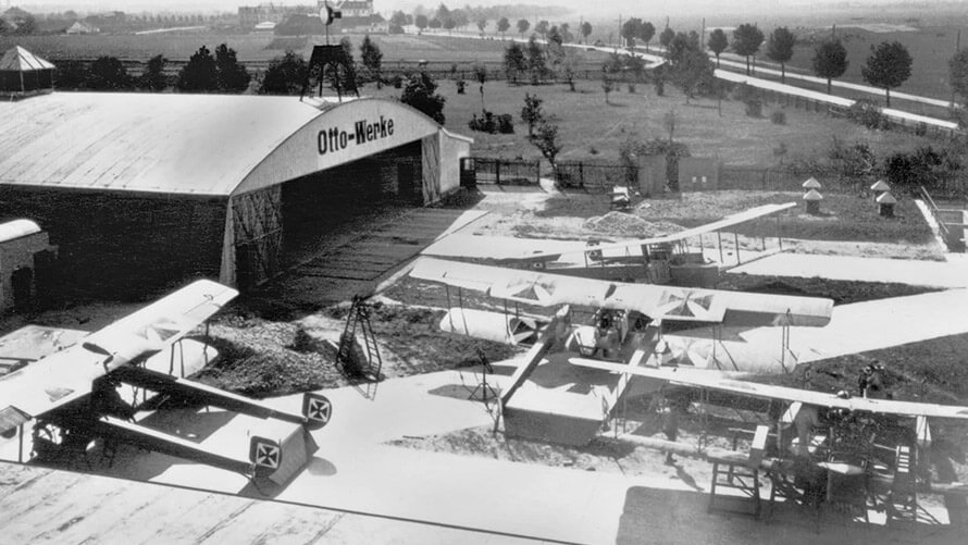 3/8 Gustav Otto Flugmaschinenfabrik, Rapp-Motorenwerke motorlarını uçaklara montajını yapıyordu. | BMW AG