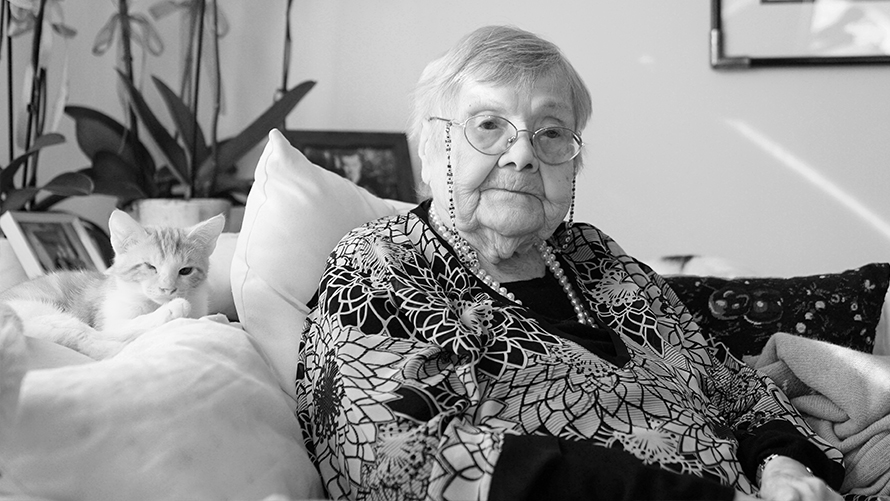 Muazzez İlmiye Çığ ile #heralandaeşit | BMW Joy Blog