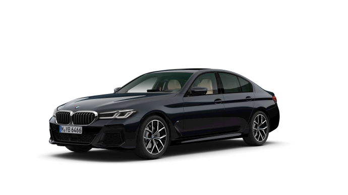 BMW 5 Serisi Sedan (G30) Hareketsiz halde çapraz önden görünüm BMW 5 Serisi Sedan (G30) Hareketsiz halde çapraz önden görünüm