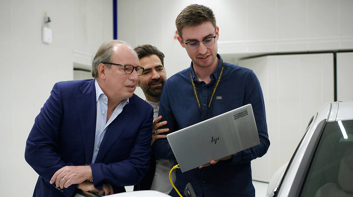 Hans Zimmer ile Sese Dair bir Söyleşi | BMW Joy Blog Hans Zimmer ile Sese Dair bir Söyleşi | BMW Joy Blog