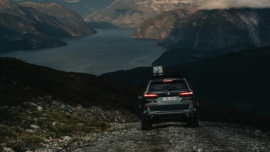 BMW X3 M, dağlara adeta hükmediyor. BMW X3 M, dağlara adeta hükmediyor.