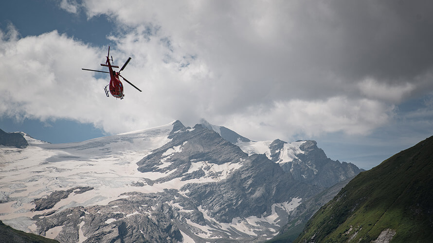 Heli-ski: Önce uçun, sonra kayın. | BMW Joy Blog Heli-ski: Önce uçun, sonra kayın. | BMW Joy Blog