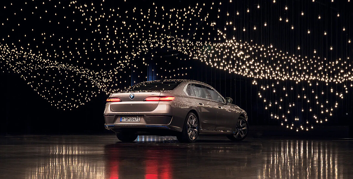 Pulse Topology: BMW i7’den İlham Alan Bir Enstalasyon | BMW Joy Blog Pulse Topology: BMW i7’den İlham Alan Bir Enstalasyon | BMW Joy Blog