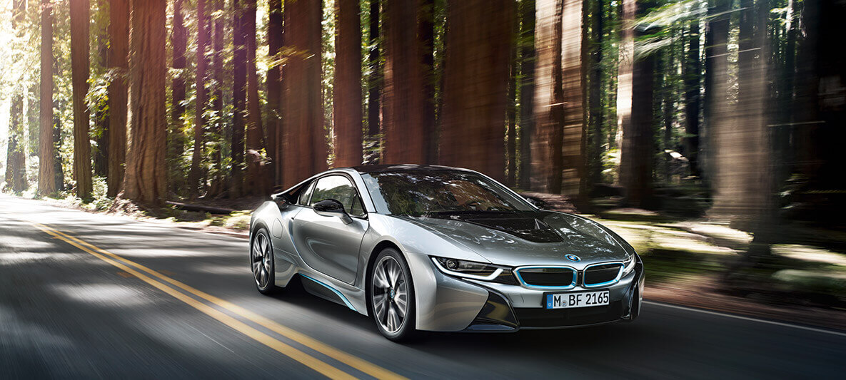 BMW i8 seri üretim modelinin dünya prömiyeri 2013’te yapılmıştı. BMW i8 seri üretim modelinin dünya prömiyeri 2013’te yapılmıştı.