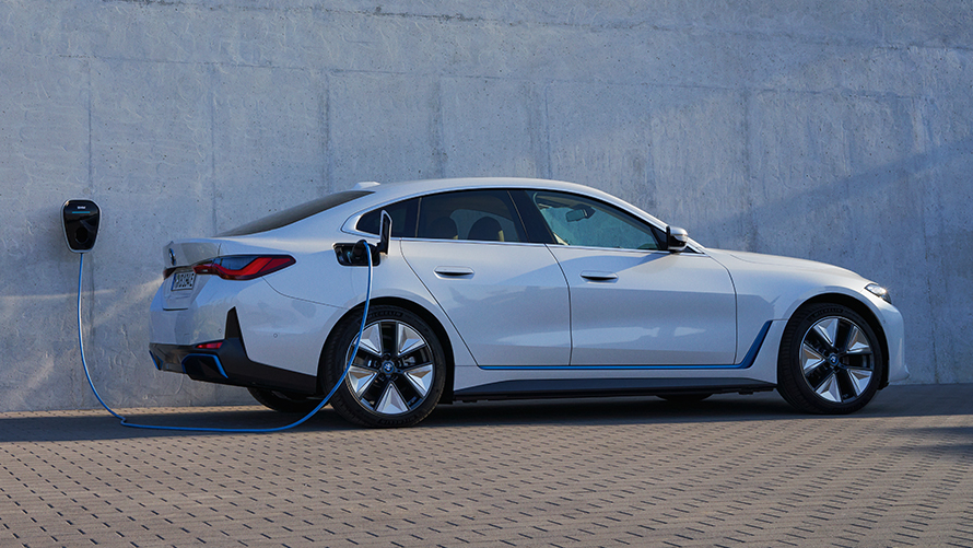 BMW i4 ve Şarj: Her Zamankinden de Kolay BMW i4 ve Şarj: Her Zamankinden de Kolay