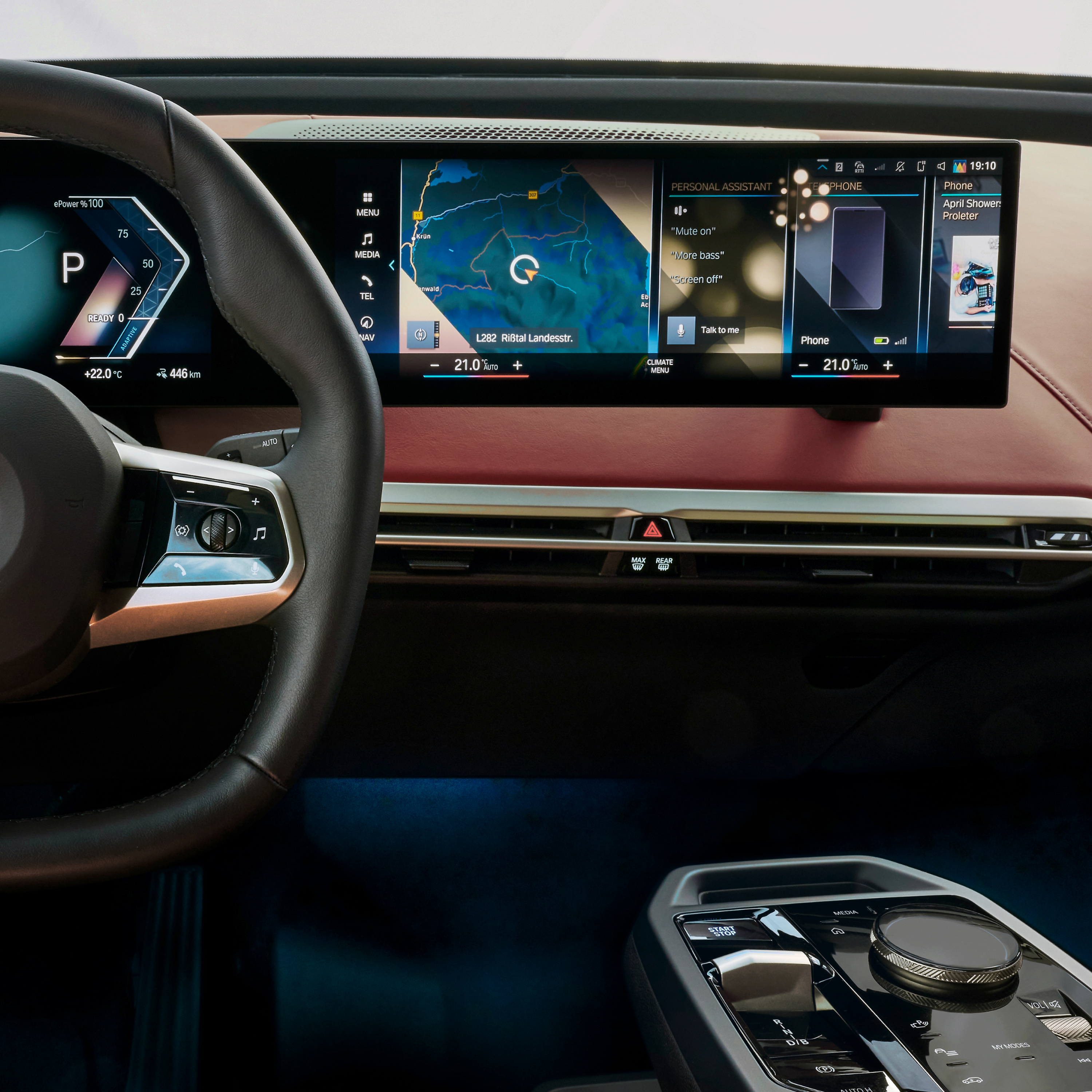 Uygulamalarla BMW ekranının detaylı görüntüsü