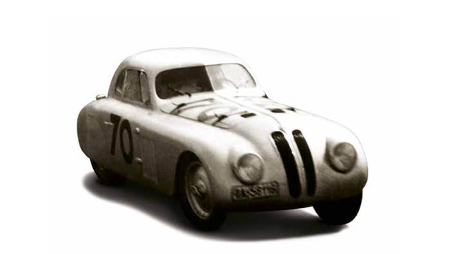 BMW 328, MILLE MIGLIA’DA YARIŞIYOR.