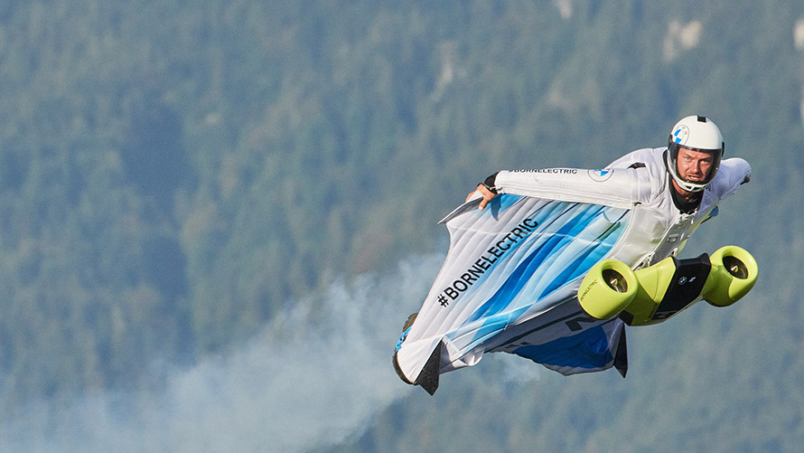 Elektrikli Wingsuit Nasıl Ortaya Çıktı? | BMW Joy Blog