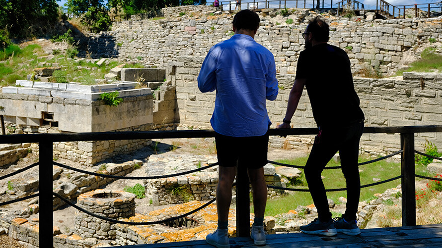 Kahverengi Tabelaların İzinde: Truva ve Sardes  | BMW Joy Blog