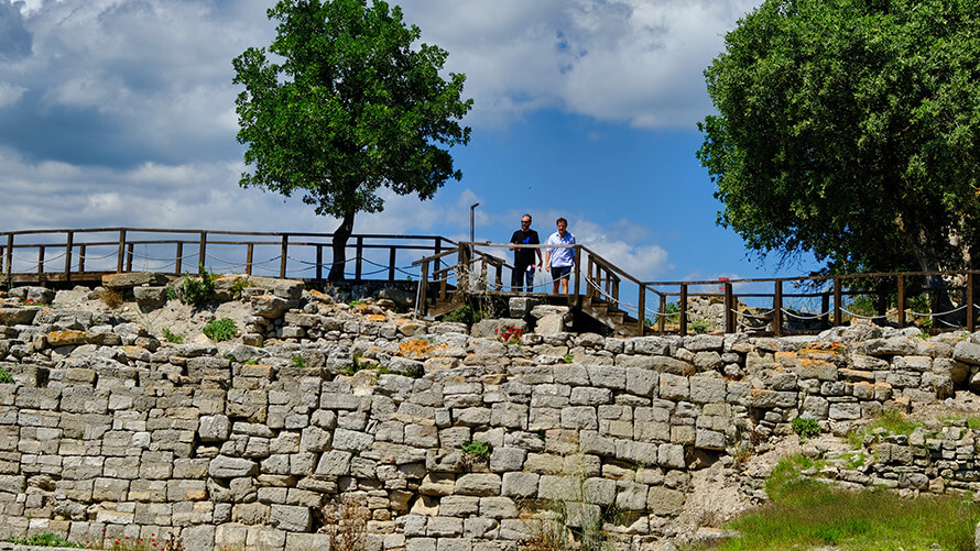 Kahverengi Tabelaların İzinde: Truva ve Sardes  | BMW Joy Blog