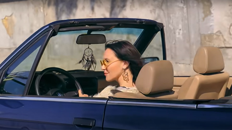 Şevval Sam’ın 1990 Model Cabrio’sunun Yenilenme Öyküsü | BMW Joy Blog Şevval Sam’ın 1990 Model Cabrio’sunun Yenilenme Öyküsü | BMW Joy Blog