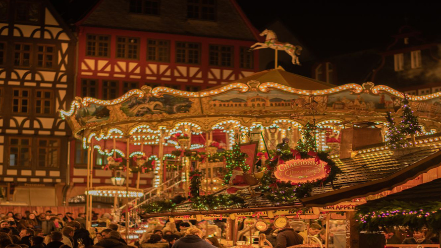 Büyüleyici Meydanları ve Noel Pazarlarıyla Avrupa | BMW Joy Blog Büyüleyici Meydanları ve Noel Pazarlarıyla Avrupa | BMW Joy Blog