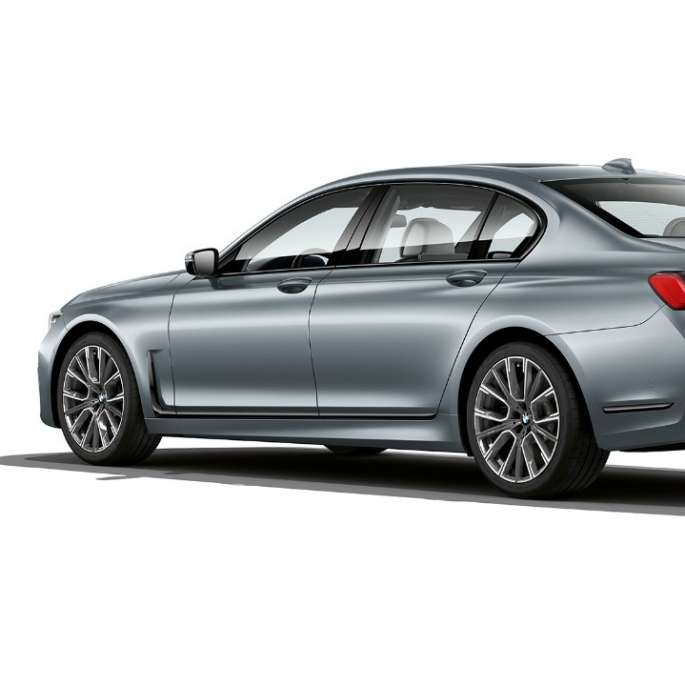 Yeni BMW 7 Serisi Coupé, M Excellence, arkadan görünüm Metalik Gri Yeni BMW 7 Serisi Sedan M Excellence, arkadan görünüm