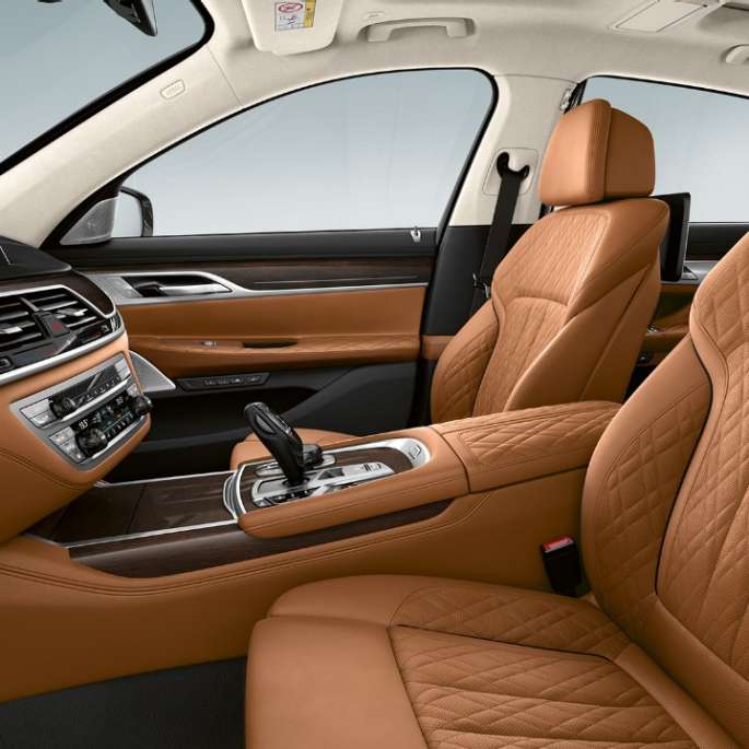 Yeni BMW 7 Serisi Sedan, Pure Excellence, deri döşemeler Yeni BMW 7 Serisi Sedan Pure Excellence, Nappa deri döşemeler
